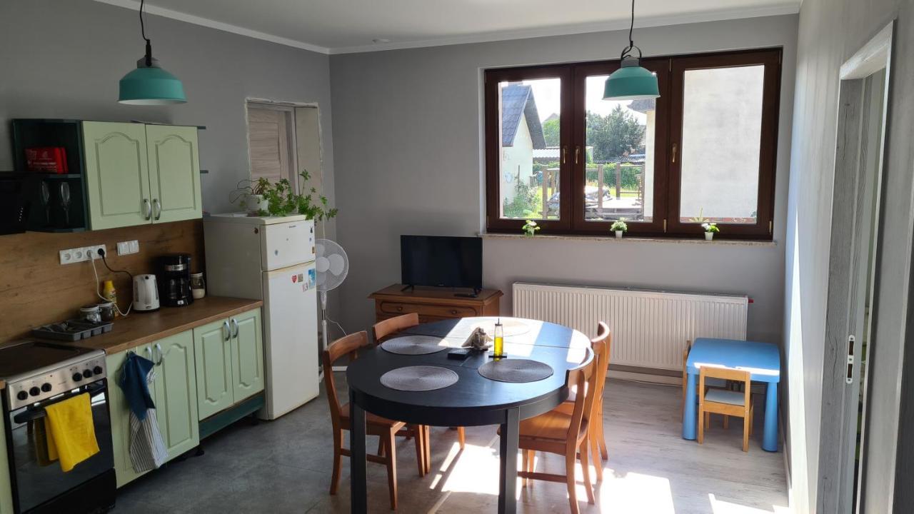Urocze Apartamenty Na Wsi Goledzinow Экстерьер фото