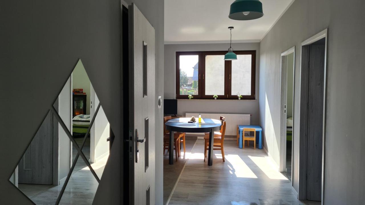 Urocze Apartamenty Na Wsi Goledzinow Экстерьер фото