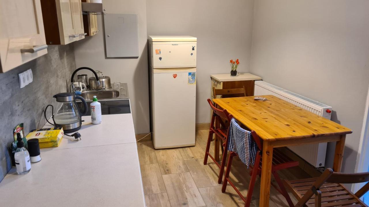 Urocze Apartamenty Na Wsi Goledzinow Экстерьер фото