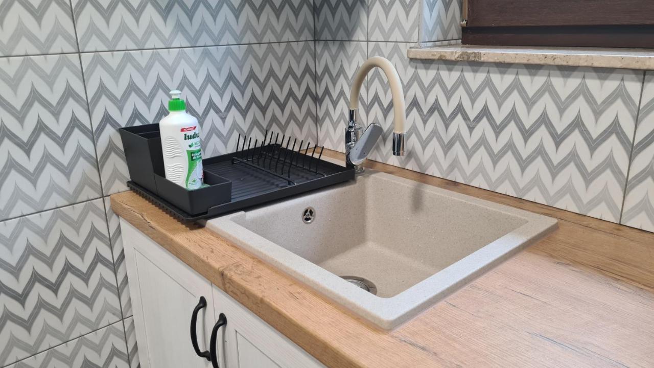 Urocze Apartamenty Na Wsi Goledzinow Экстерьер фото