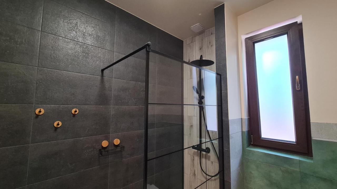 Urocze Apartamenty Na Wsi Goledzinow Экстерьер фото